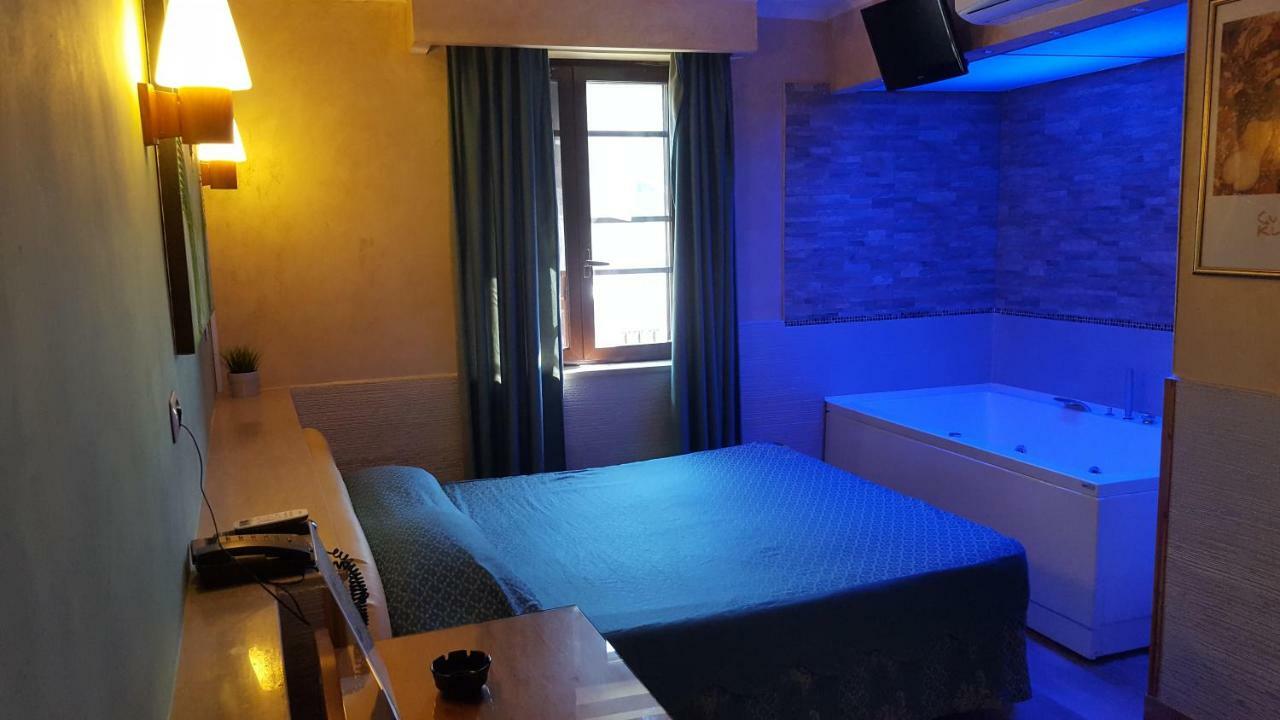 Hotel Kursaal Napoli Bagian luar foto